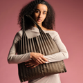 Εικόνα της PLEATED Olive Recycled Bag Loqi
